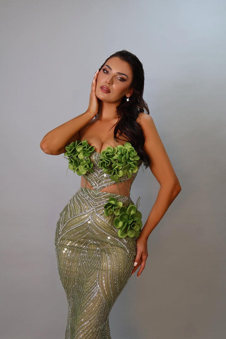 Pistia gown with 3D flowers